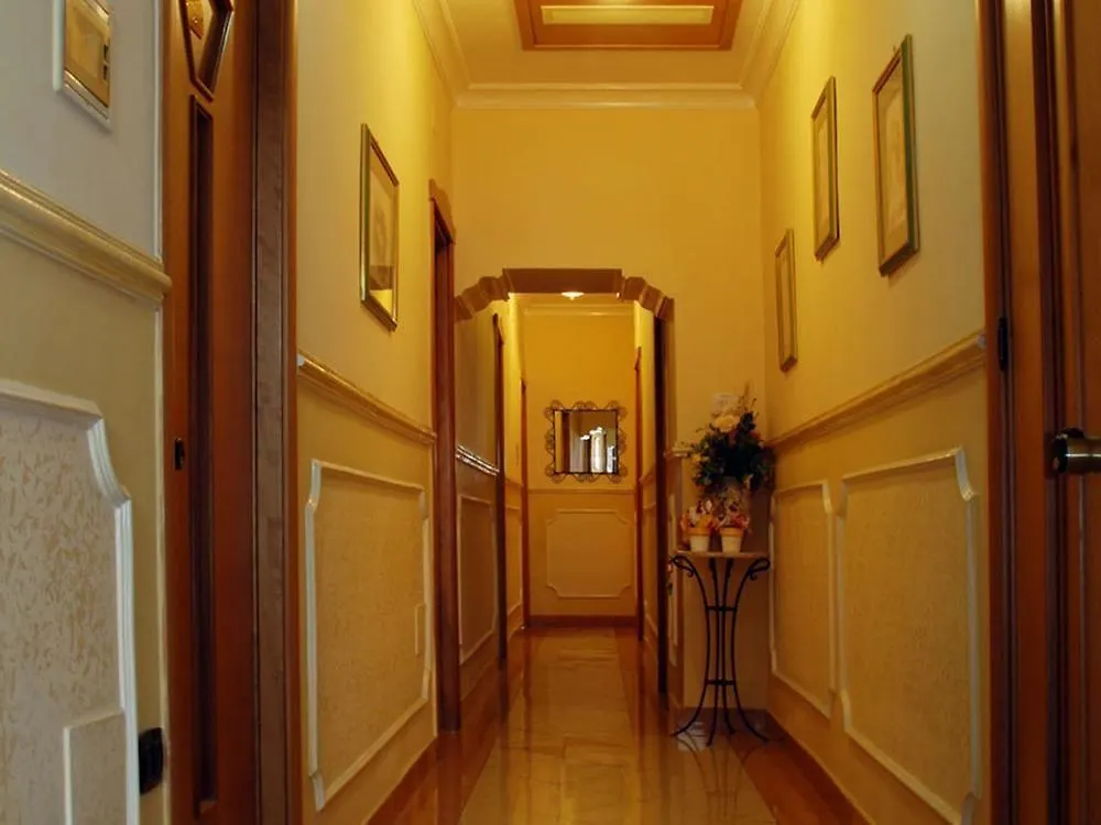 נאפולי Hotel Casablanca 3*,